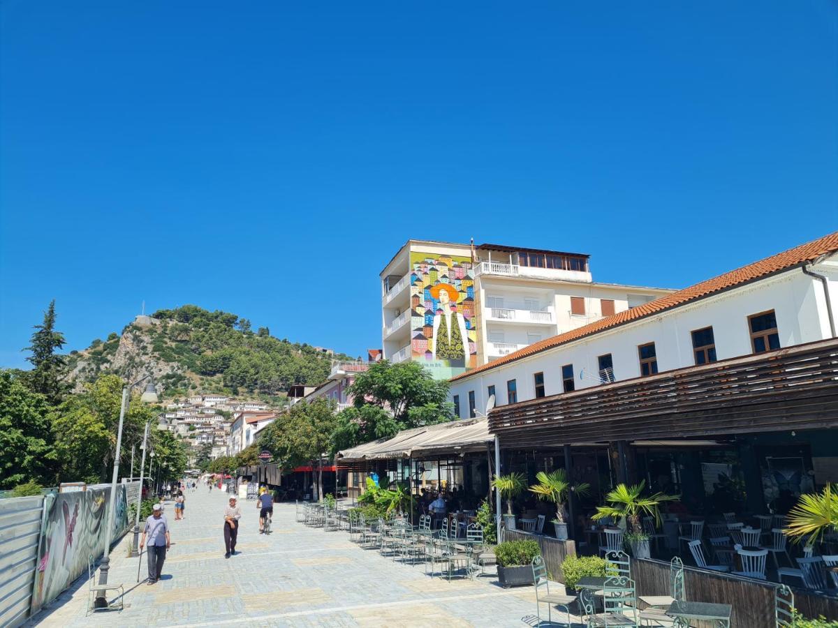 Daniel City Center Apartment Berat Dış mekan fotoğraf